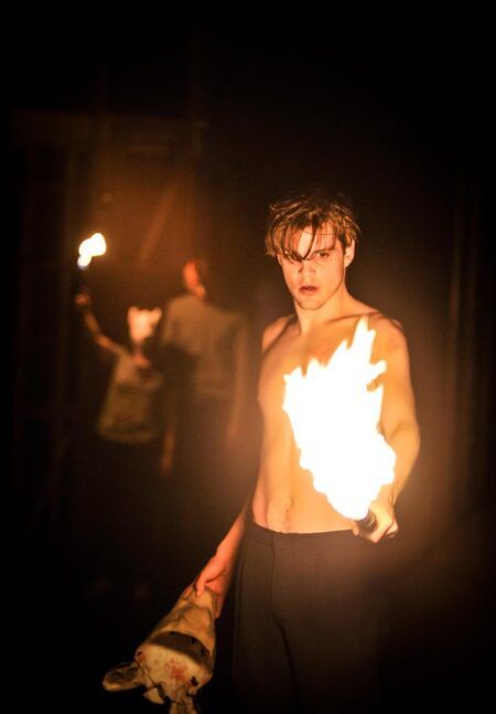 An der Liebe verbrennen. Benjamin Liliie als Romeo. © Arno Declair