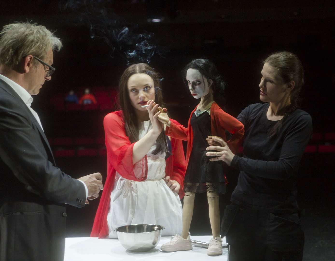 Andreas Keller und Alina Heipe in "Sechs Personen suchen einen Autor" © Rolf Arnold